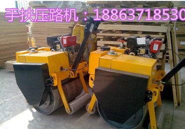 中國工程機械新銳 山東省鼑城機械設備公司大輪手扶壓路機引領高效施工