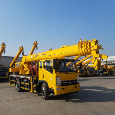 品質(zhì)專(zhuān)注 東風(fēng)12噸液壓吊車(chē)在建筑工程中的卓越應(yīng)用